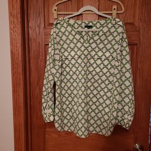 C. Wonder Moroccan Quartrefoil Trellis tunic